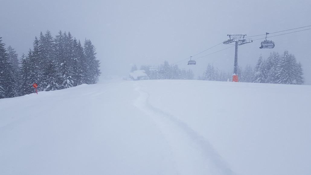 Letzte Abfahrt am Oberdamülser. Die (einzige) sichtbare Spur, ist meine von der Fahrt zuvor ;)
