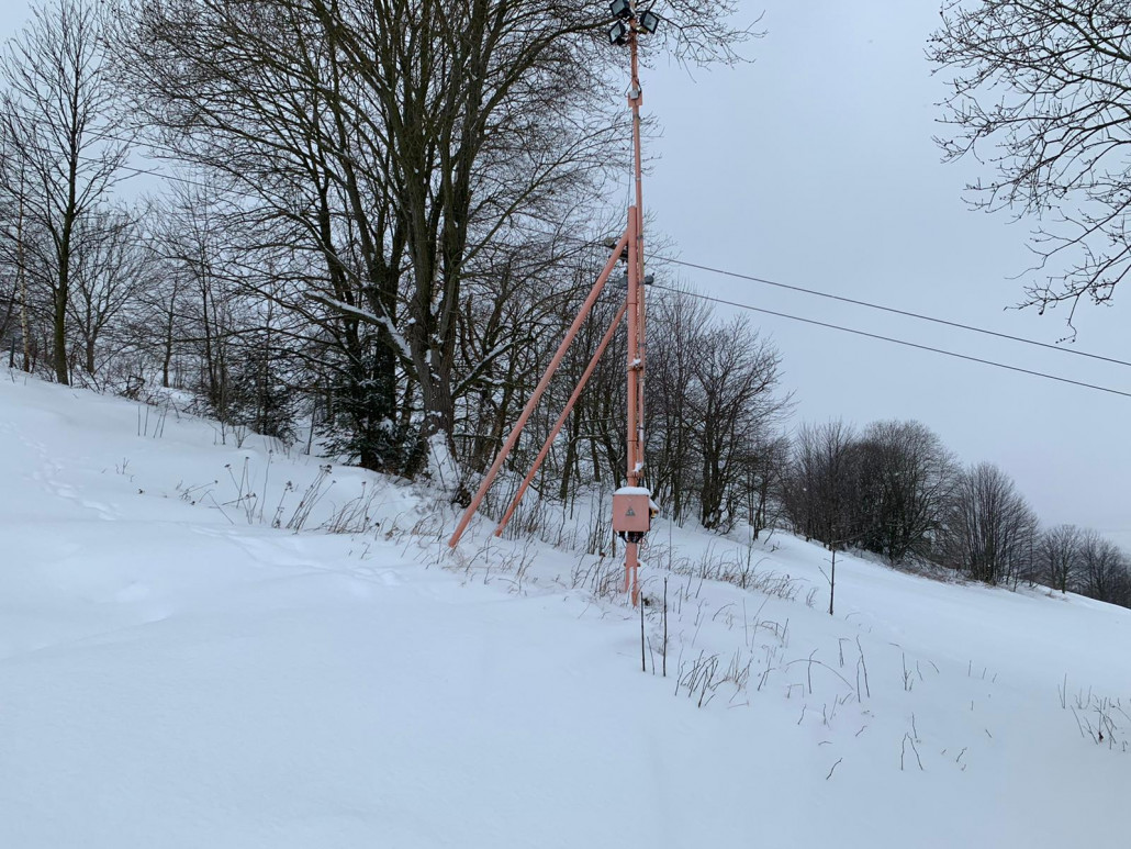 Liftstütze mit Flutlicht