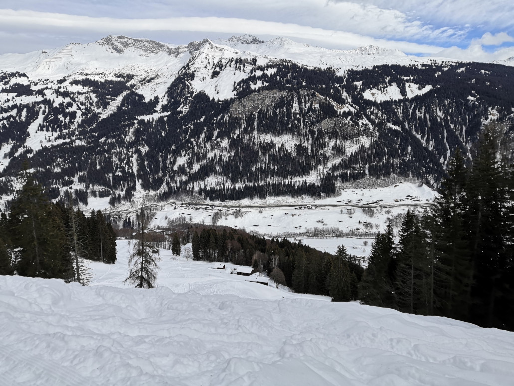 Schade geht es hier nicht direkt hinunter.