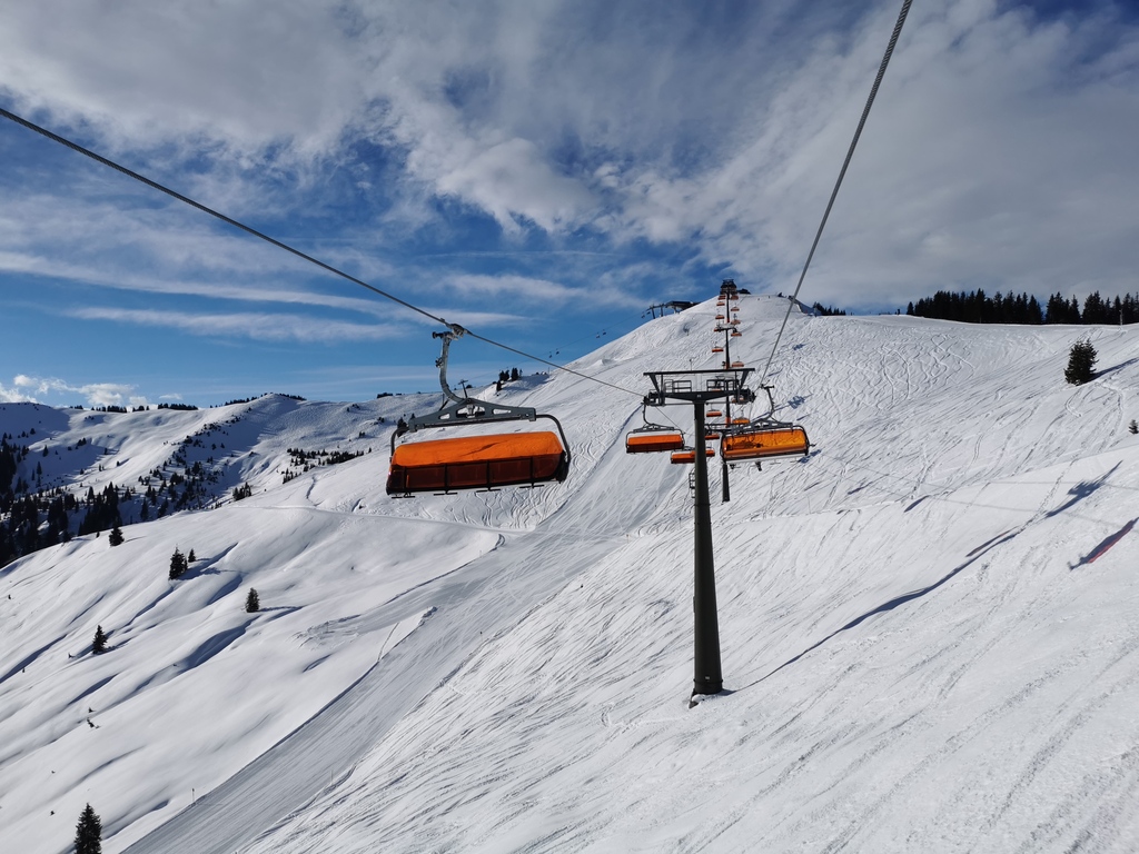 1. Netter Steilhang dort vorne.jpg