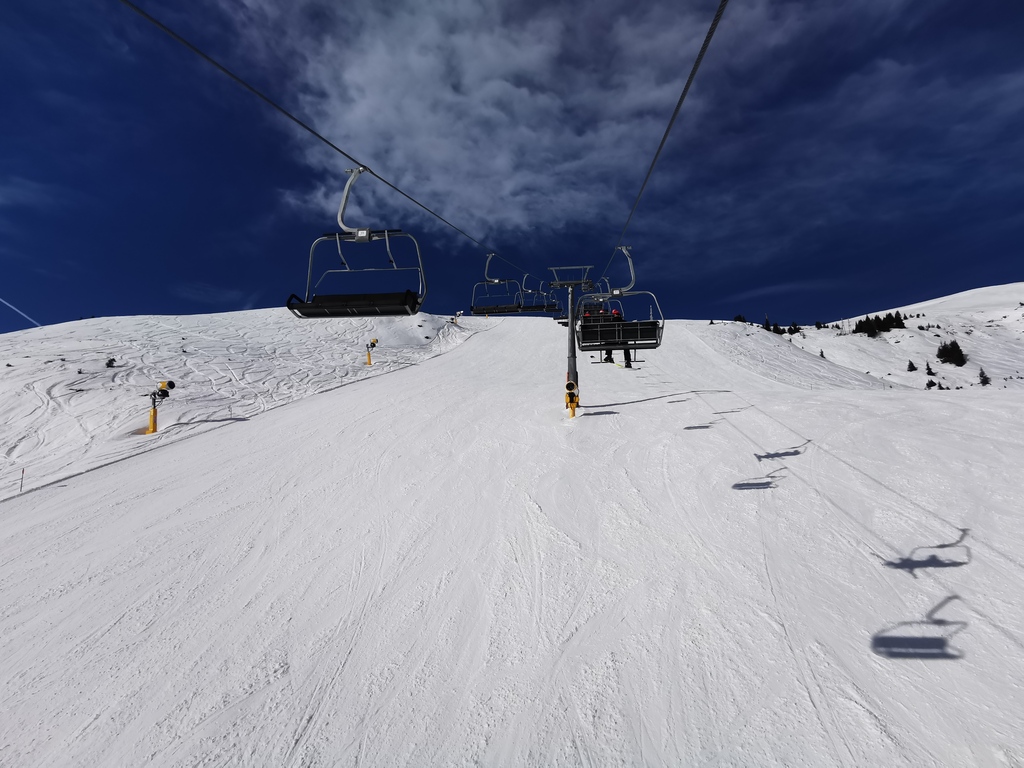 8. Nochmal, weil es so schön ist. Und die Pisten hier sind ein Carvingtraum..jpg