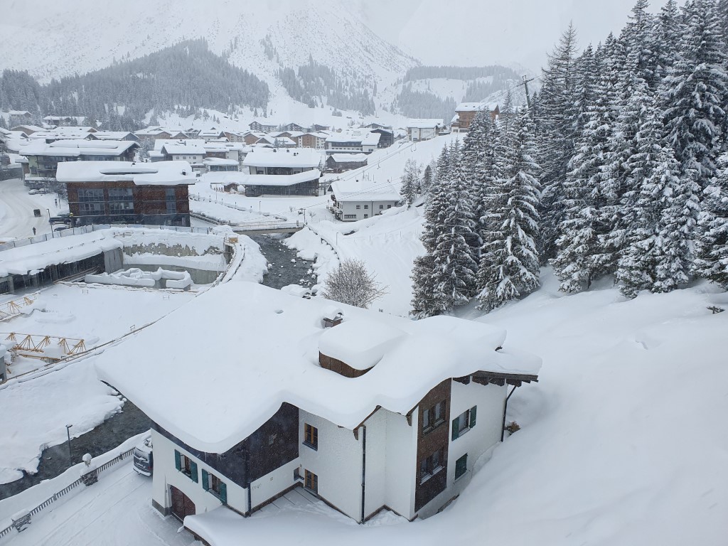 Powder_Oberlech_2601_LZTG_by_Markus_Hahn (2).jpg