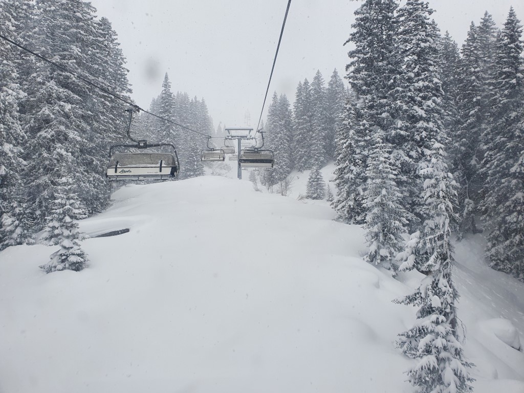 Powder_Oberlech_2601_LZTG_by_Markus_Hahn (6).jpg