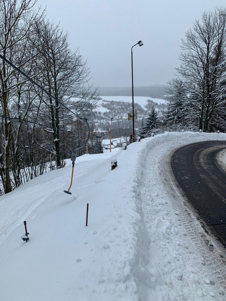 Blick in Gegenrichtung. Die Teller bleiben hängen?
