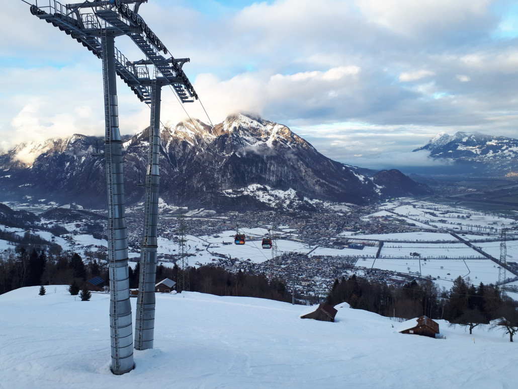 Finale Talabfahrt mit herrlichem Blick ins Rheintal mit Liechtenstein!