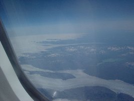 schaut euch diese Gletscher an ... 
<br />das links sind übrigens KEINE Wolken, das ist alles EIS!