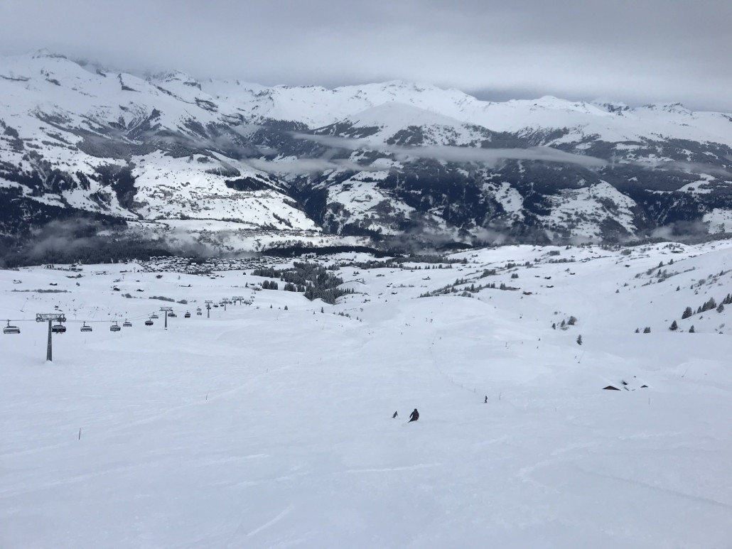 Diejenige rechts endet abrubt in einem doofen  Ziehweg und wurde nicht frisch präpariert