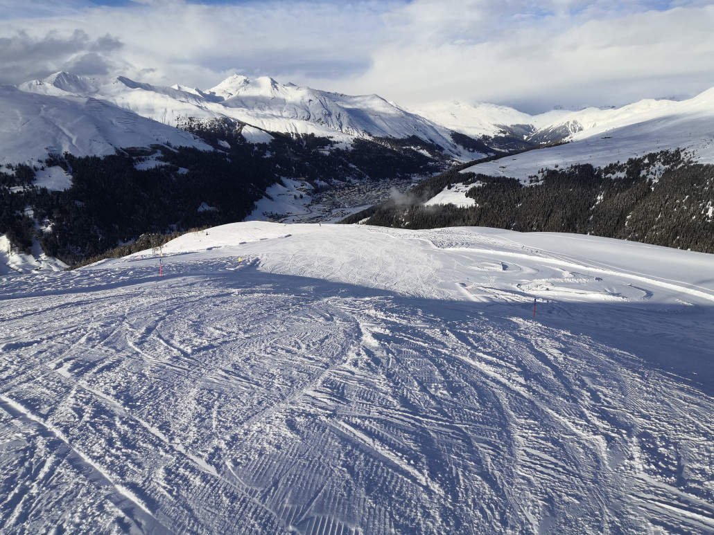 Unterdessen ist 15:34 Uhr, man beachte den Pistenzustand!
