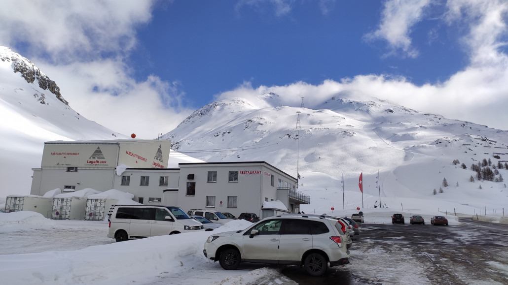 Lagalb-Bahn mit ziemlich leerem Parkplatz