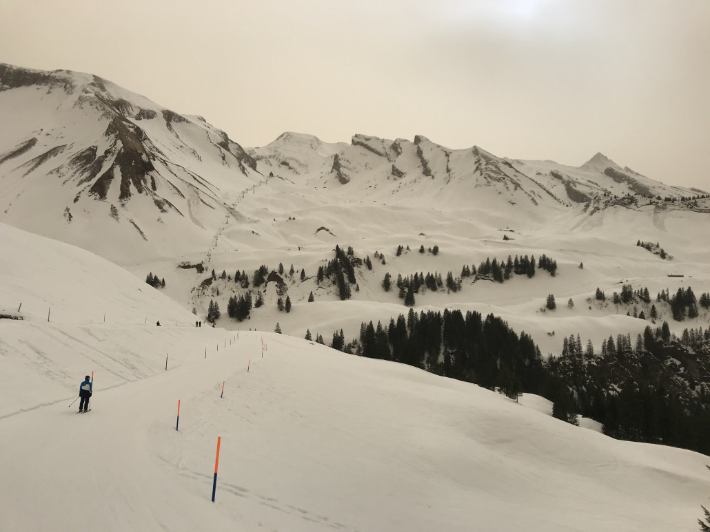 Chälen schliesst wiederum um 14 Uhr wegen Lawinengefahr. Und an zwei Stellen wird die Piste anders geführt, um Lawinen auszuweichen.