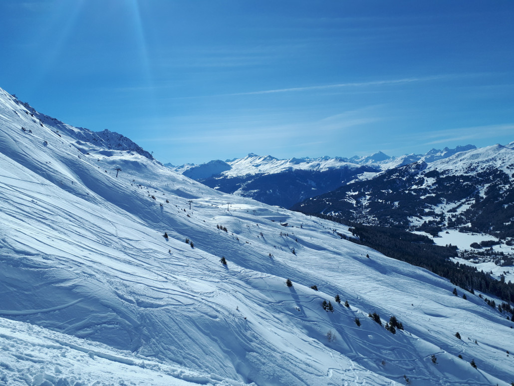 Rechts der Motta Bahn