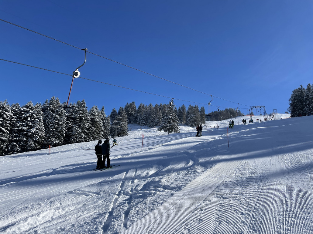 Blick von der Zeitmesspiste auf den Skilift Atzmännig