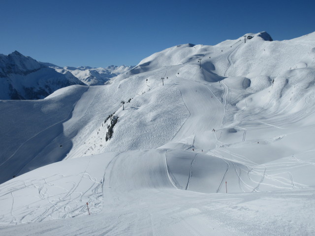 Muldenabfahrt, im Hintergrund die 8-MGD Gipfel