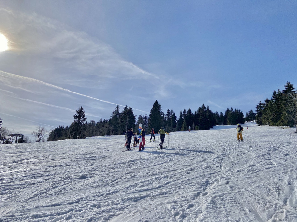 Viele Tourengeher unterwegs, ganze Familien mit Hund konnte man sehen