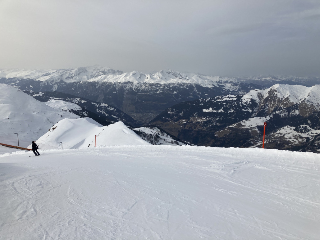 Piste 10 mit Blick ins 2000m tiefer liegende Chur.
