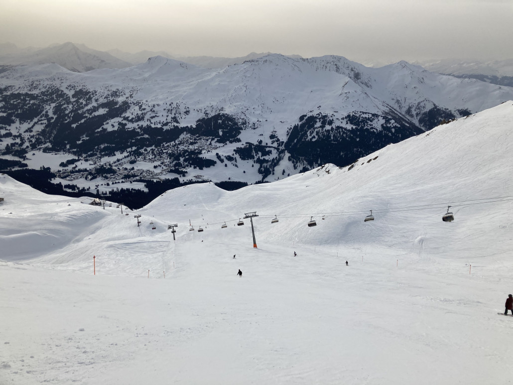 20 am Abend. Noch tipptopp, da glatt (nicht eisig). Wenn ich mir den Himmel anschaue, scheint der angekündigte Saharastaub bereits hier zu sein.