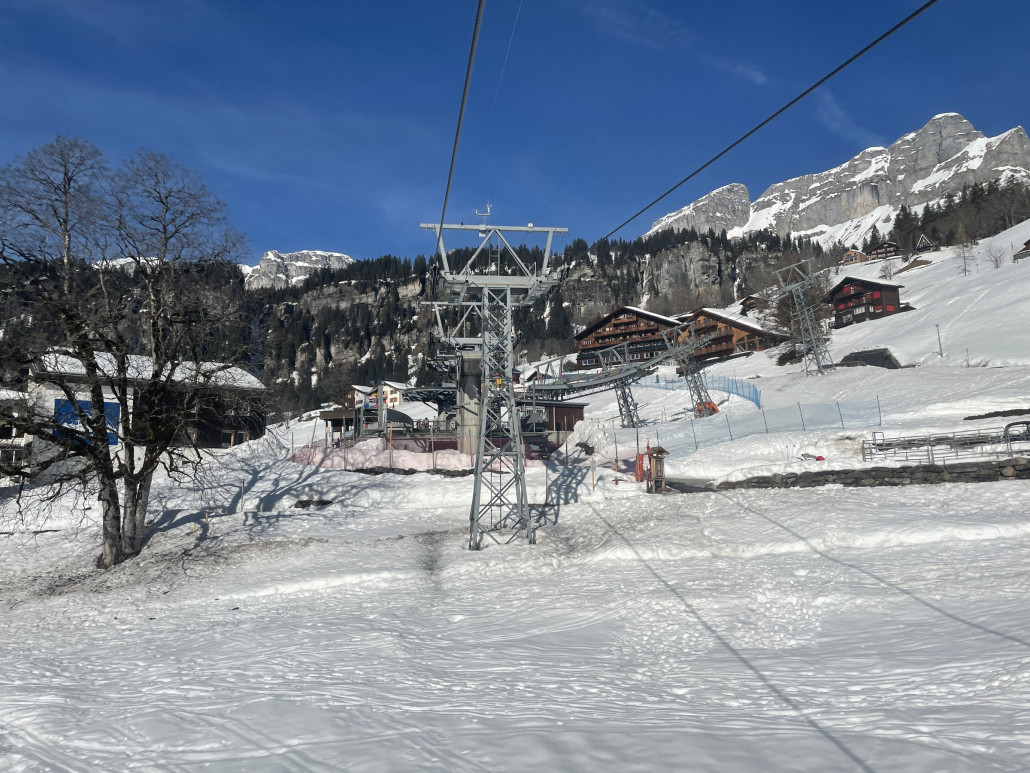 Nach ein paar Metern ist auch schon die Bergstation erreicht.
