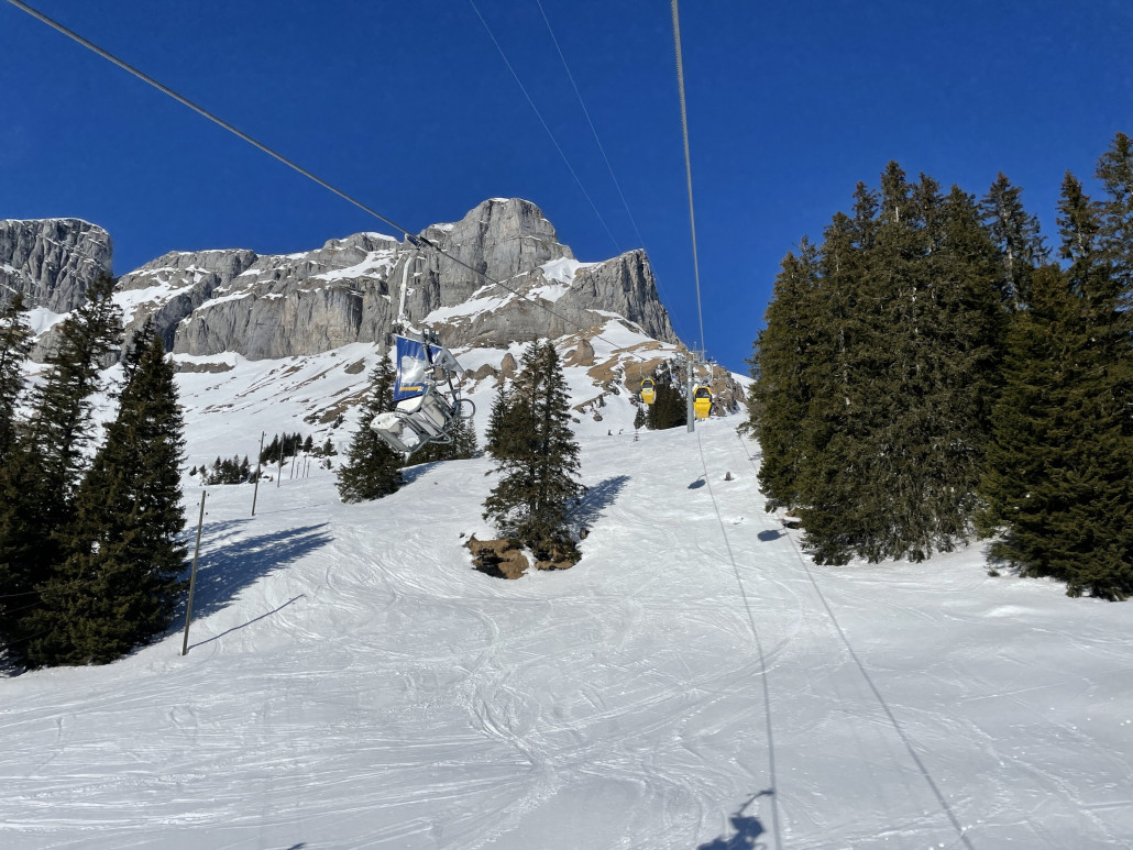 Bergfahrt mit der Kombibahn Gummen im oberen Bereich.