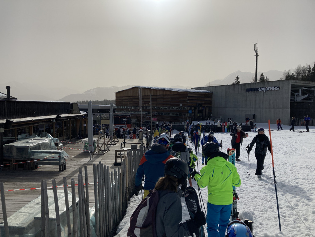 Andrang morgens um 10 Uhr in Flims.