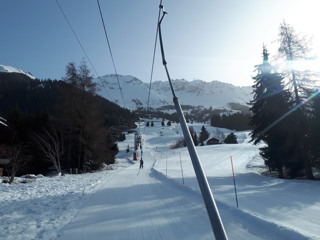 Der blaue direkte Abschnitt zum Mayentzet ist gesperrt. Daher muss man den Schlepper fahren. Man verliert Zeit, dafür schöner Frankreich Flair. Morgen probiere ich den gesperrten Weg trotzdem.