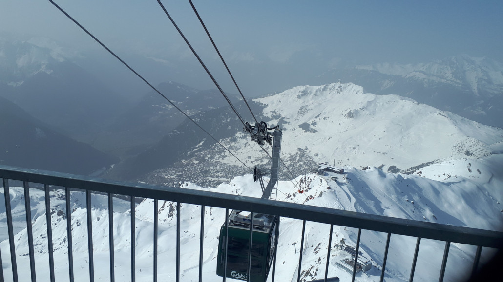 Herrlicher Aussichtspunkt auf Verbier herab! (auch wenn der Sahara Staub etwas die Sicht trübt)