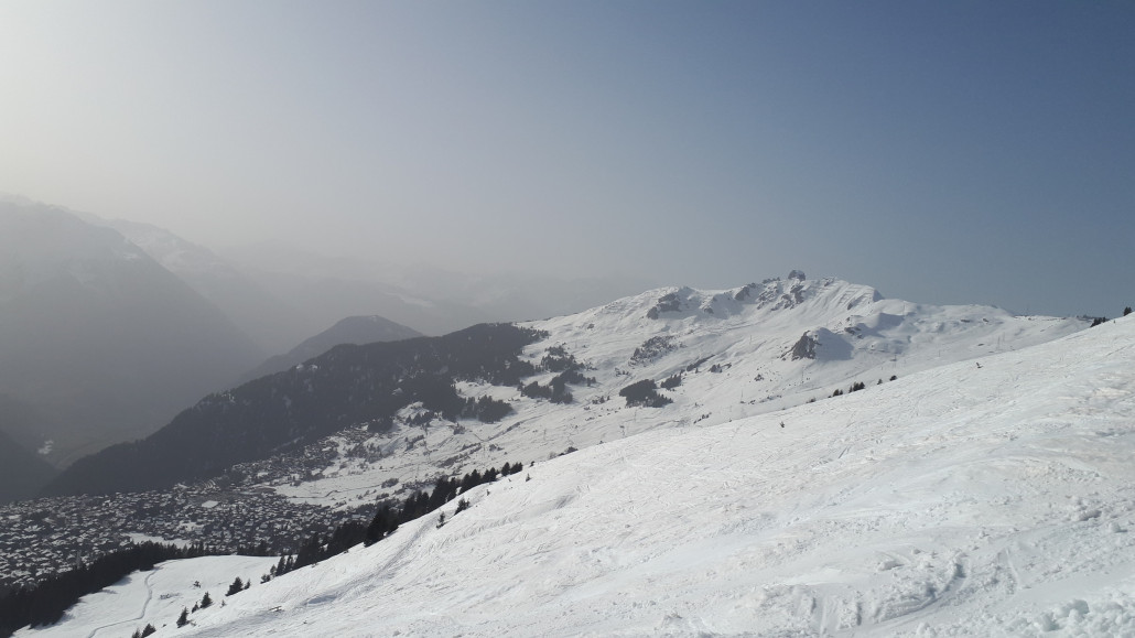 Blick zum Savoleyers. Schade dass die schöne Südseite dort aktuell so vernachlässigt ist!