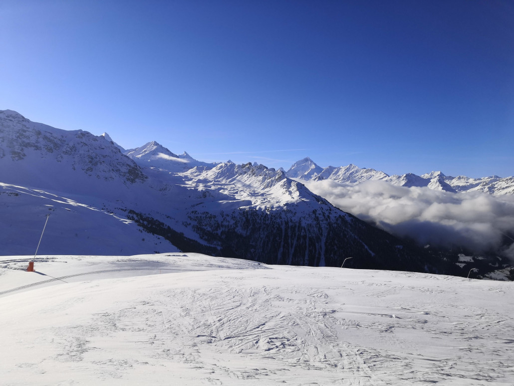 Blick von oben. In dieser Landschaft sehen sogar Lanzen schön aus.