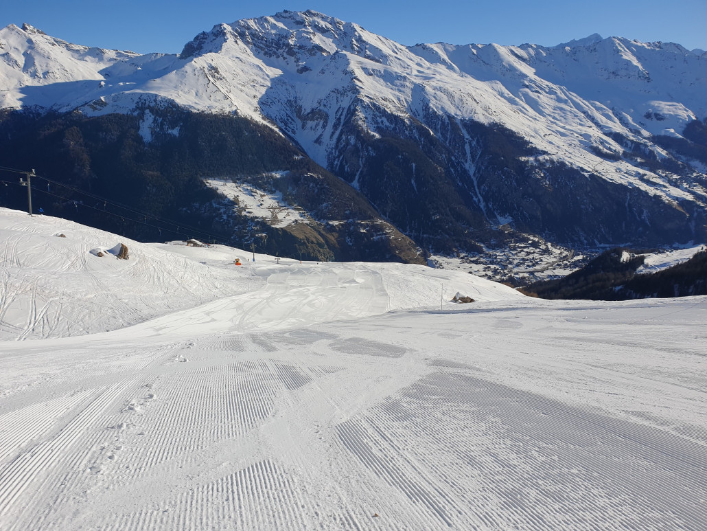 Rote Hauptpiste am "La Nouva" parallel zum Lift.