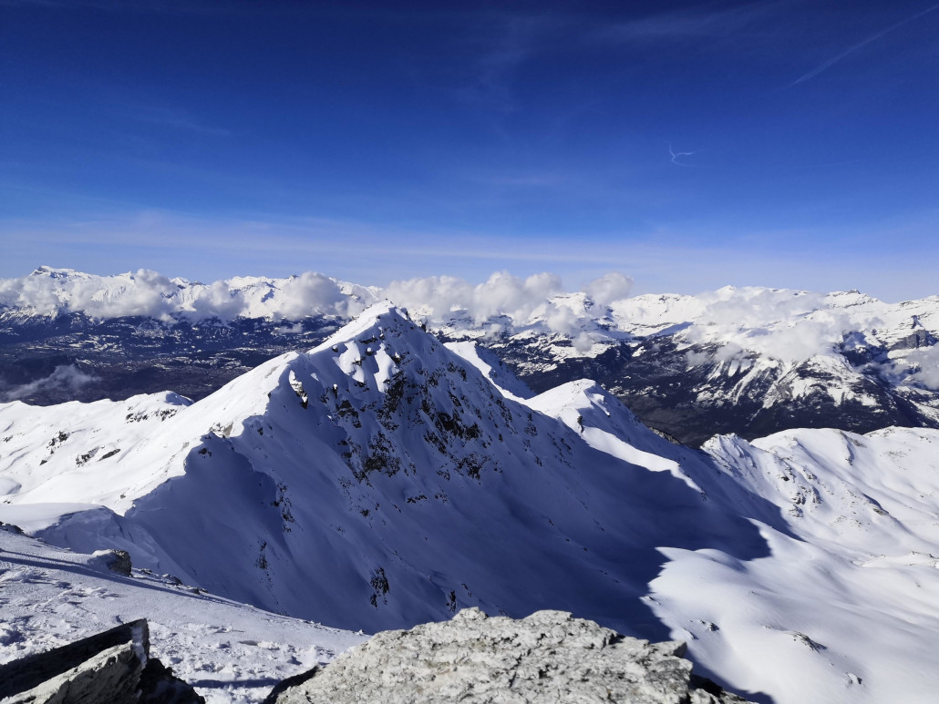 Blick in Richtung Rhonetal mit CMA und Diablerets.