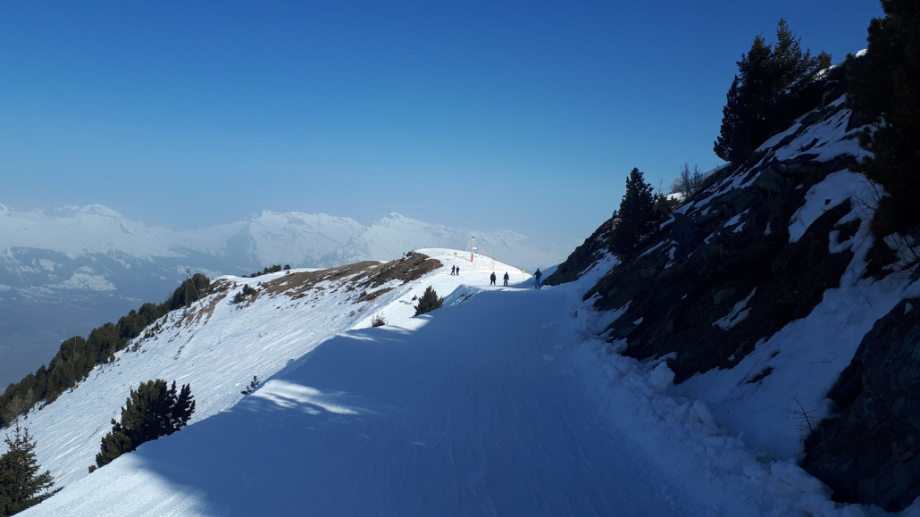 Die Ziehweg sind eigentlich alle gut machbar. Natürlich ist das nicht toll darauf zu fahren, aber man kommt sehr gut ohne Anschieben durch!