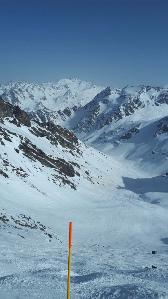 Der Großteil der Skiroute. Erste mäßig steil dann immer flacher.