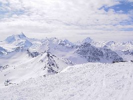 Blick vom Bella Tola auf die Walliser Viertausender.