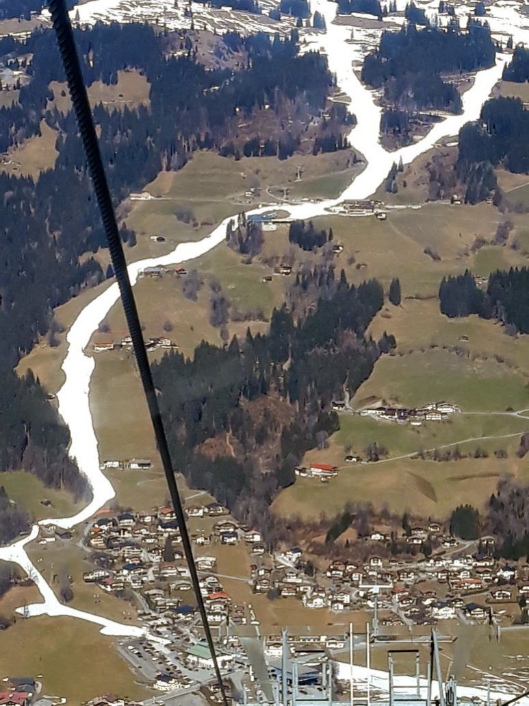 Die hohen Temperaturen haben dem Naturschnee südseitig sehr zugesetzt.