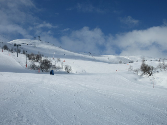 8-MGD Alpkogel (links, geschlossen) und 2-SL Klein-Zeinis (rechts im Hintergrund, geschlossen)