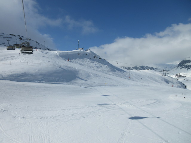 4-CLD-B Birkhang, darunter die Familienabfahrt (Vordergrund) und Sesselbahnabfahrt (Hintergrund), ganz hinten die 6-CLD-B Ballunspitz