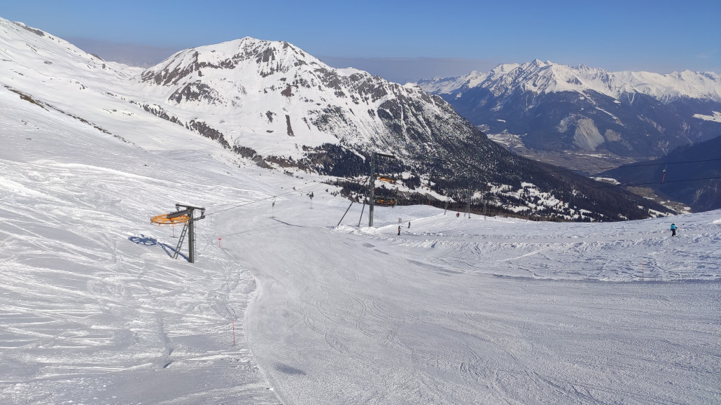 Laritg-Schlepper mit Kurve