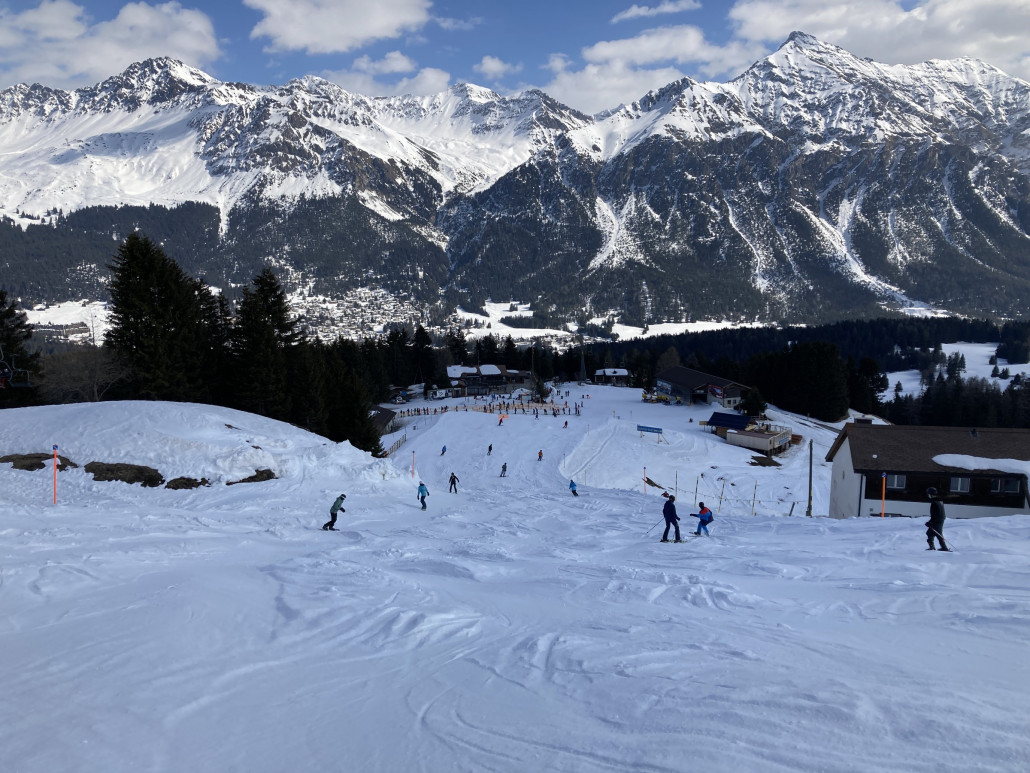 Lustiger Pistenabschnitt bei Tgantieni. An solchen Hängen trennen sich jeweils Spreu und Weizen.