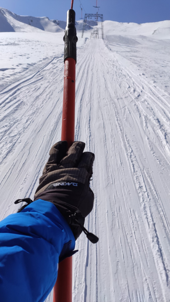 Illustration zum "Bügel nach unten drücken"