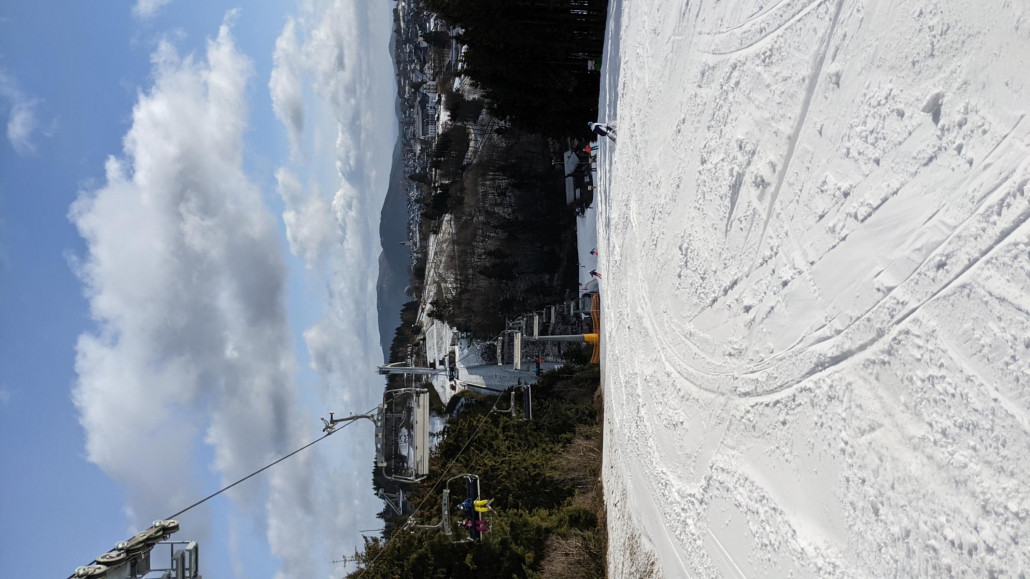 Quick Jet schon morgens in der Sonne weich, aber ich carve gerne durch den Frühjahrsschnee