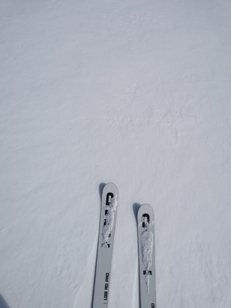Mal mehr, mal weniger Neuschneeauflage. Hier eher mehr.