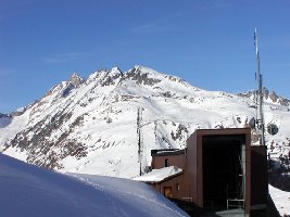 Bergstation Tgom; Ausfahrt der 2. Sektion nach Nalps