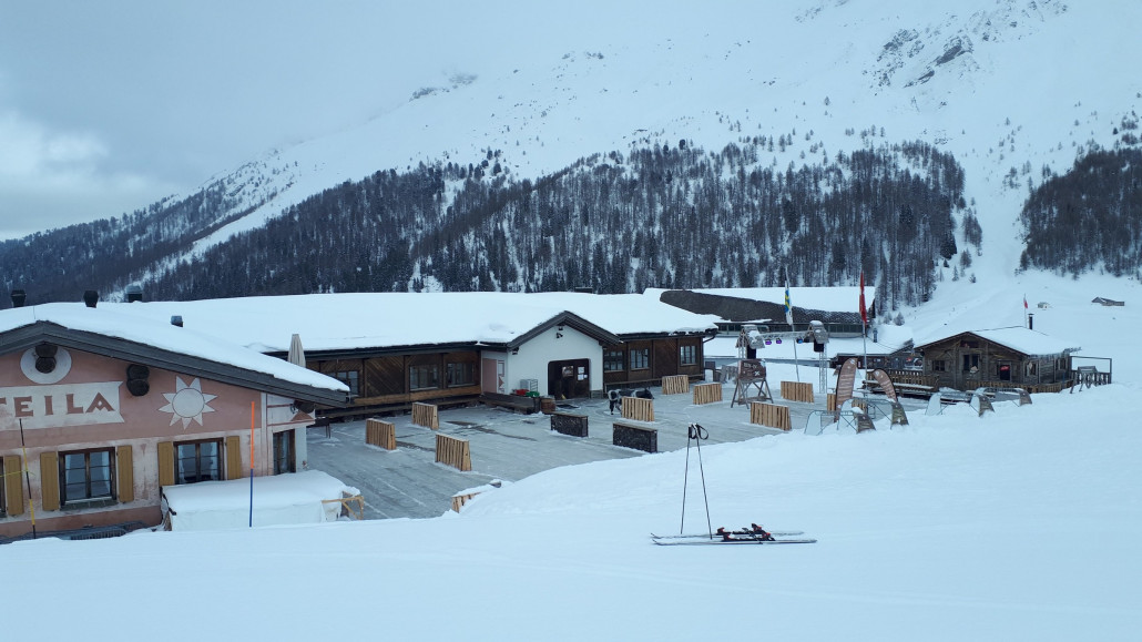 Sitzplätze sind abgeräumt.