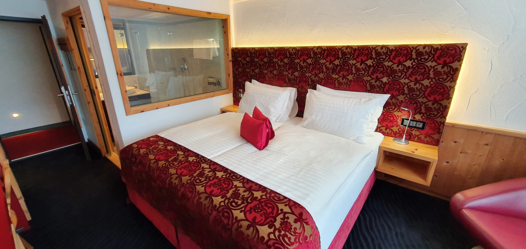 Die Scheibe zum Bad konnte man per Knopfdruck auf "milchig" schalten