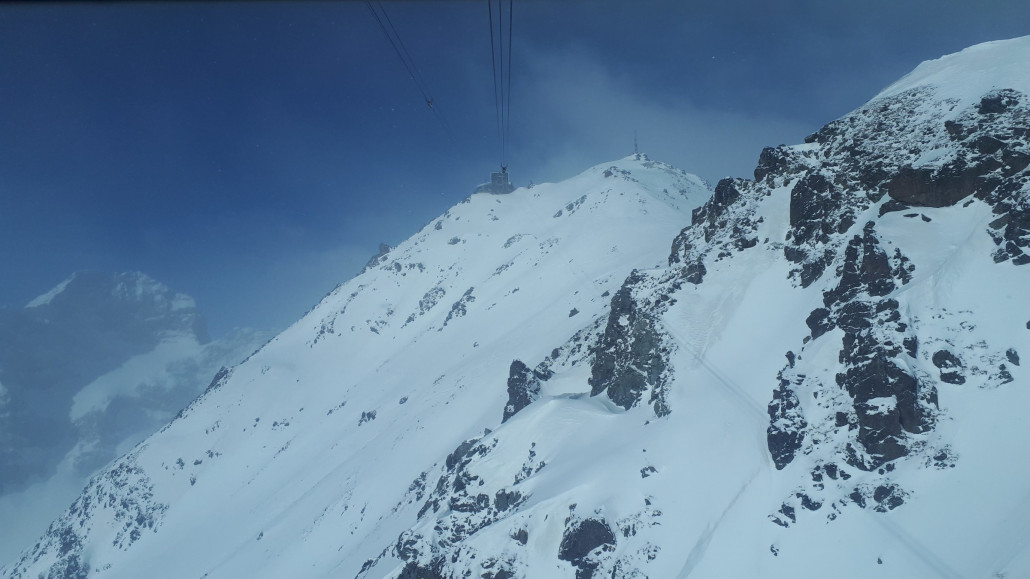 Um 9:30 hat dann auch endlich die Piz Nair Pendelbahn aufgemacht.