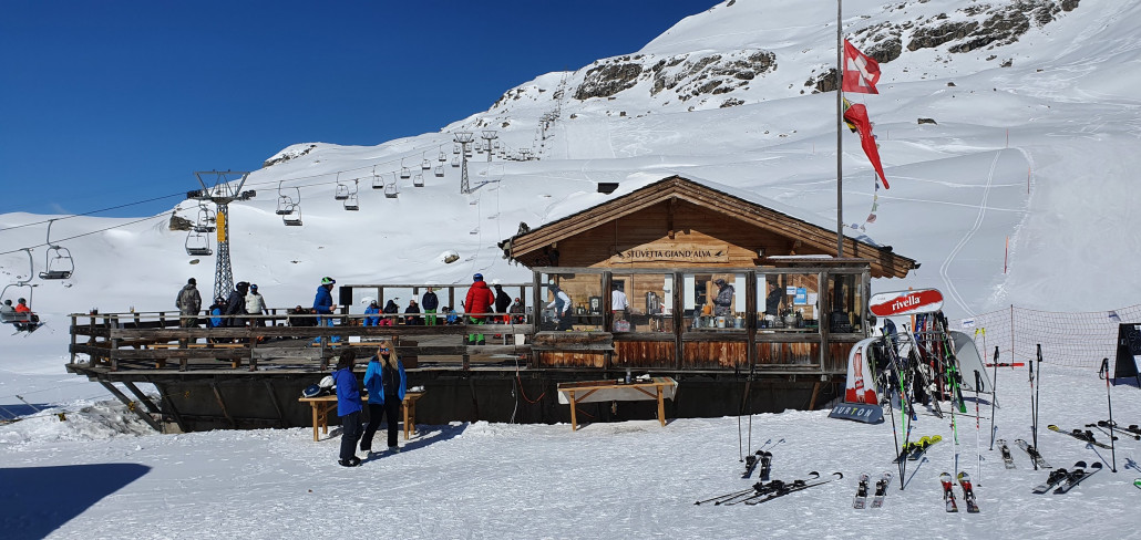 Letzte Hütte vor dem Lift zur Hahnensee mit guter Musik!