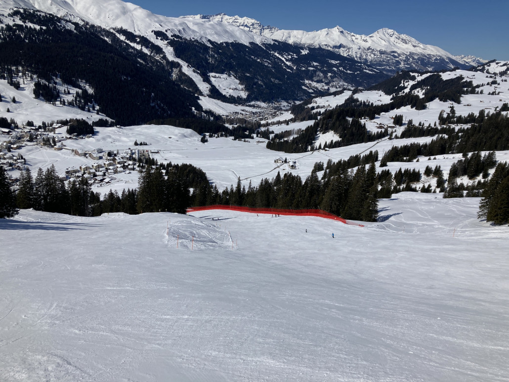 Heimberg. Nach wie vor ist die Pistenfläche in diesem Bereich enorm breit. Von der Beltramettipiste ist allerdings nicht mehr viel zu sehen, da nach den Rennen auf eine Präparation leider verzichtet wird.