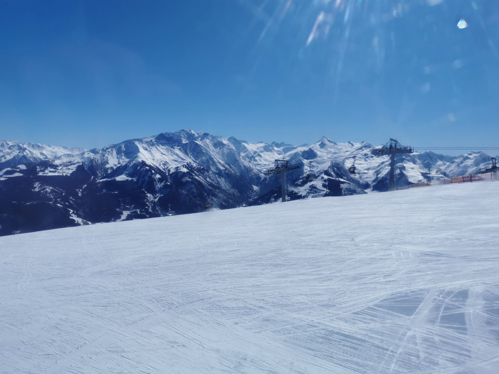 Blick Richtung Kitzsteinhorn. Dort müssten die Pistenverhältnisse auch gut sein...