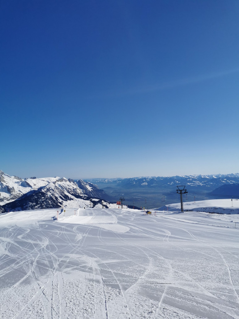 Chäserrugg Aussicht ins Rheintal in 3 Länder-Eck CH-FL-AT