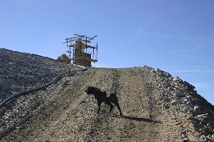 Bergstation der 4SB am Spitzegg. Es stimmt, die neue Bergstation leigt direkt am Gipfel, es gibt von dort einen Ziehweg zur Bergstation des Spitzegglifts.
