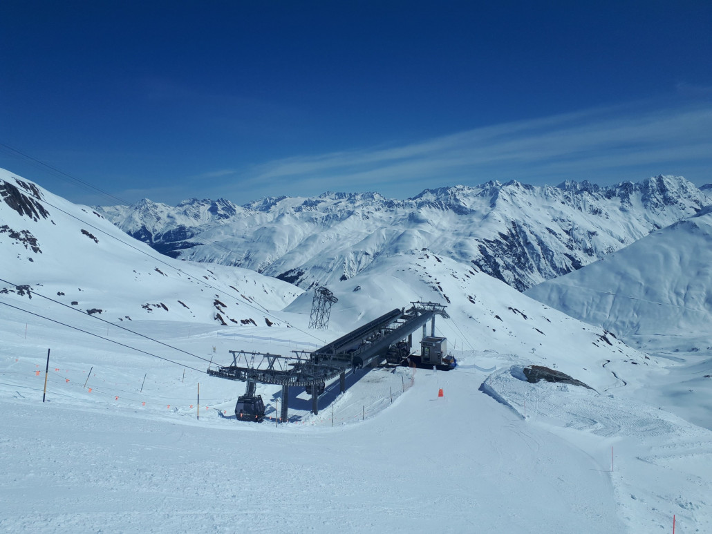 Die Pisten oben am Schneehühnerstock und auch an den ganzen Sesselliften sind ja ganz nett, aber von der Länge her eher so Winterberg.